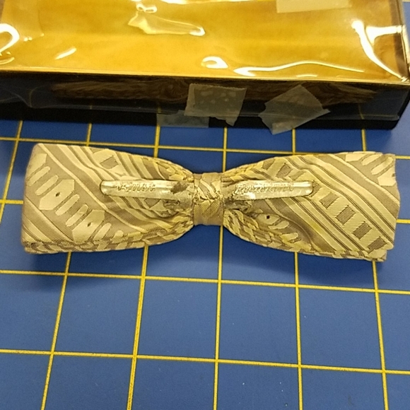 Vintage Satin Bow Tie 5" x 1.5" Gray - Picture 2 of 7